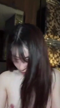 시골에서 루이. 아무도 예상하지던 쪽으로 모두를 놀라게 한 달콤한 소녀.