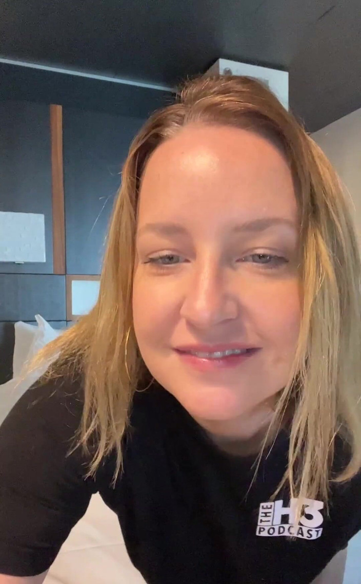 Avril Showers: Balla nella mia stanza perché ho appena fatto yoga e...