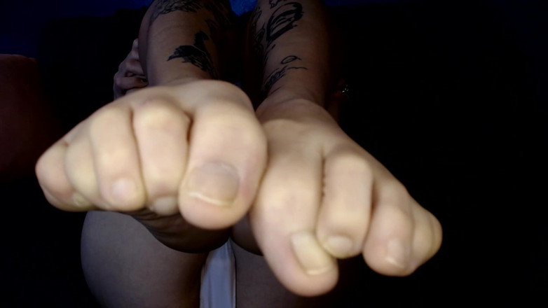 Abby Anna: Long Toes Closeup