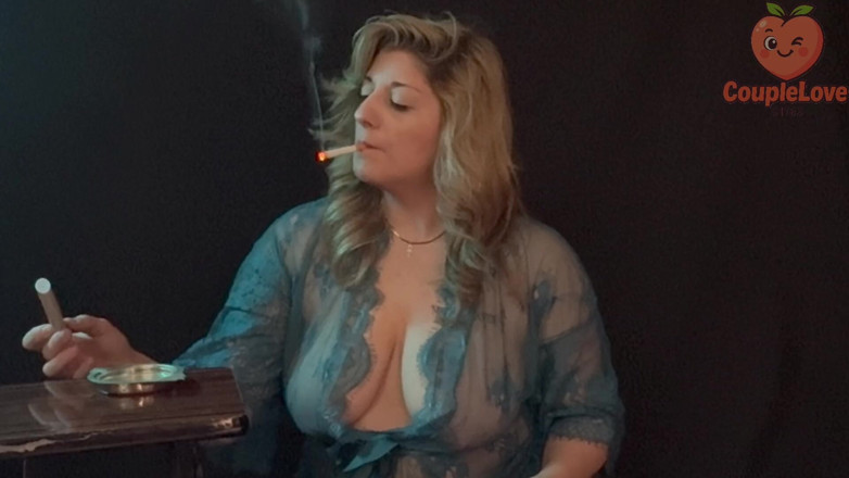 CoupleLove91783: Smoking MILF Blowjob
