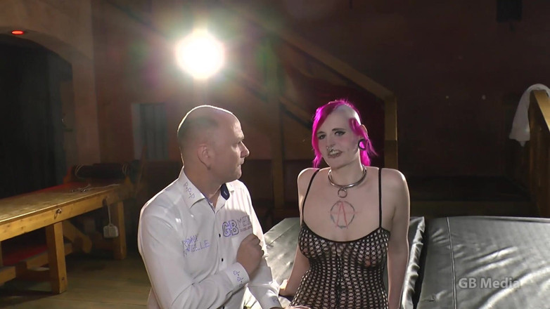 GangBang-Dream: La perversa puttana laura in una gangbang creampie