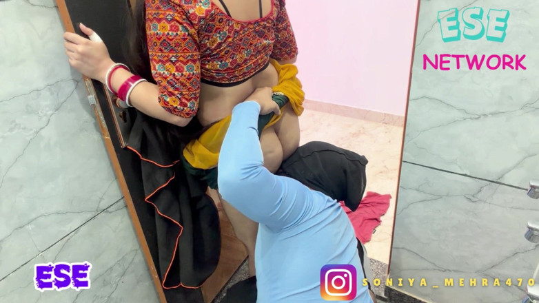Sammy Sins: Bhabhi mě přistihla, jak si honím s její podprsenkou a...