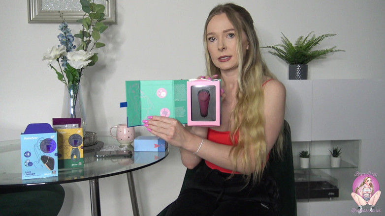 Brea Rose: Memuaskan Mainan Membuka Kotak