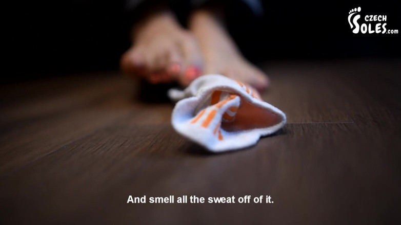 Czech Soles - foot fetish content: La picioarele uriașe ale uriașei Eliška