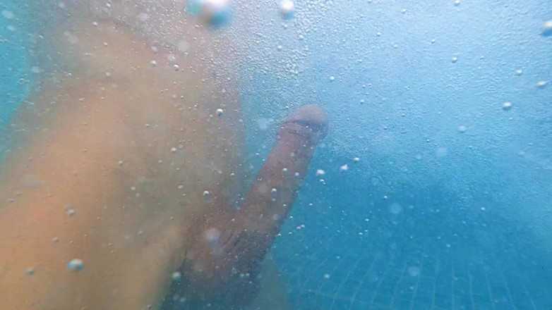 outdoor-fun: Jerk off My Boner in Spa Bubbles in Slowmotion