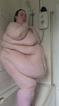 SSBBWLadyBrads: Duș senzual al unei zeițe SSBBW partea 1