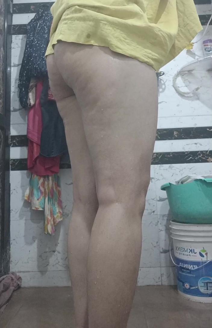 Priyahot77: Priya Bhabi domingo aproveite o vídeo de banho
