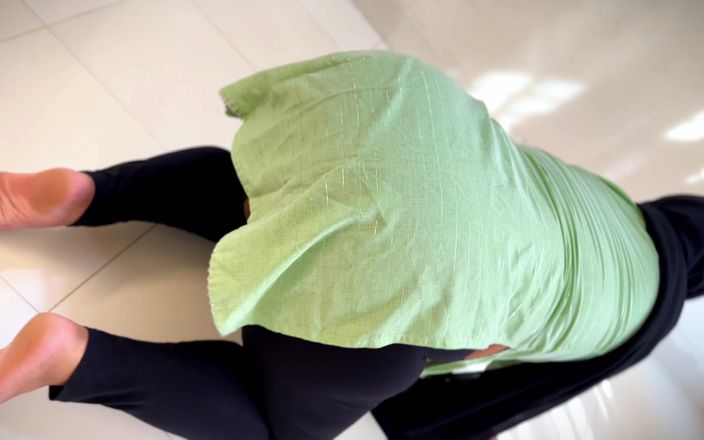 Aria Mia: Mısırlı otel hizmetçisi ateşli vücudunu ve mastürbasyonunu gördüğümde odamı temizliyor!
