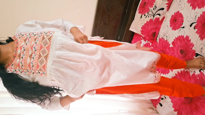 Banglasexycouple: Gerçek Hintli çift vahşi gecelerini kameraya yakalandı yoğun desi romantizmini kaydediyor