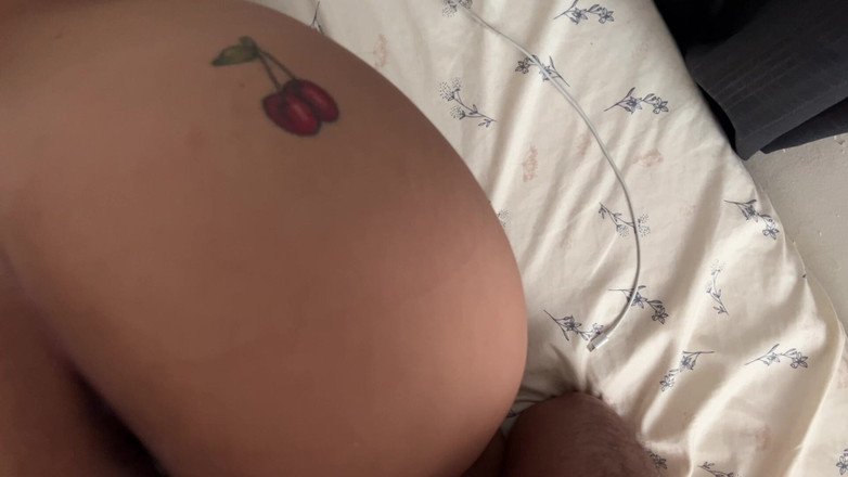 Yohamedi: Můj manžel mě neuspokojuje a řekla jsem sousedovi, aby mi pomohl