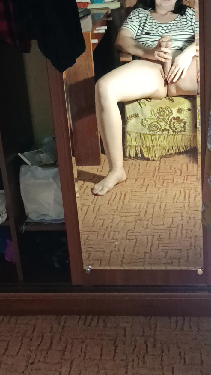 WifyPussy: POV, chatte étroite et gode, masturbation en solo