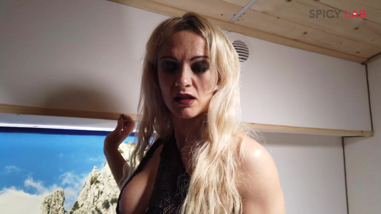 Spicy Lab Production: Analschlampe, ballbusting trampling unterwerfung und cuckold mit heißer MILF mary...