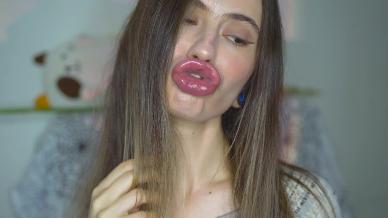 Rarible Diamond: Sexy Girl Lip Smelling Gfe