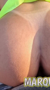 Velká milf kundička creampie