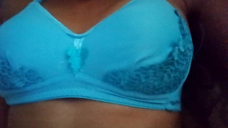 TEENADESI: Une bhabhi indienne taquine ses seins