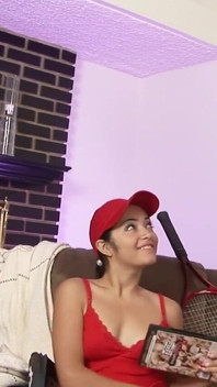 Latina berkongkek kotor dengan ayah tirinya selepas menghidupkan lucah