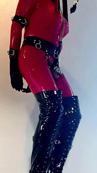 CD Doll Exhibition Tied on Turntable with Magic Wand