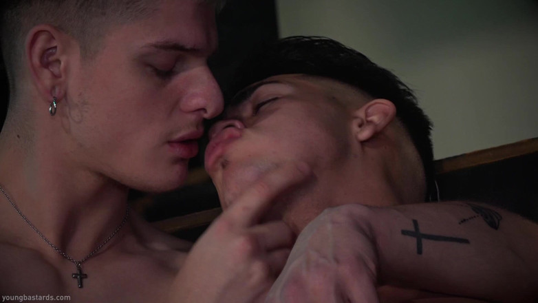 Kinky Twink: Preñando agujeros gemelos pervertidos