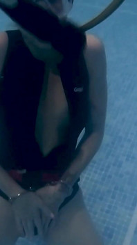 Underwater Bondage, Kink & Cum in My Tight Wetsuit