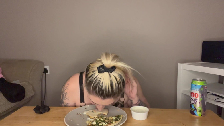 EeveeXo: Keine hände, schmutzige pizza essen mukbang-herausforderung