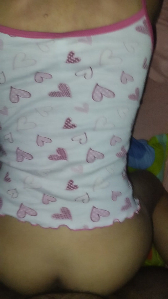 Andy Z 94: Belle-mère affamée de bite se met au lit et mange...