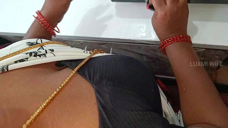 Luxmi Wife: Vợ đạt cực khoái đỉnh cao chảy từ âm hộ - 1