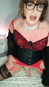 Huge Cum Crossdresser