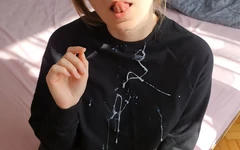 Gorąca ręczna robota i ogromna sperma na ubrania! POV!