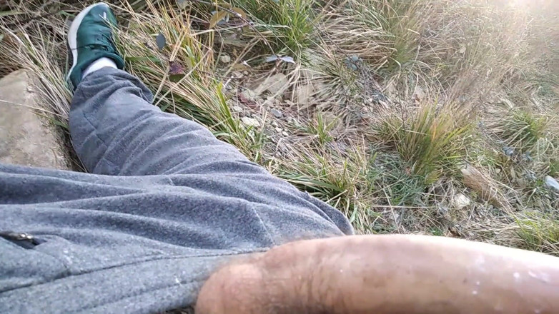 Elvissc: Bold Exhibitionist with Nice Fat Cock Masturbates in the Middle...