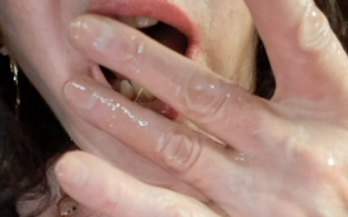GypsyEsmeralda: 내 오르가즘을 통제하는 걸 좋아해? 근데 내가 몇 번이나 사정했는지 셀 수 있어?