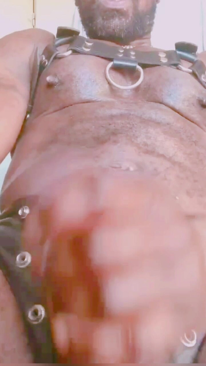 Black mature kinky muscle: Intenso Verbale Mlking Prostata Bate Busto.