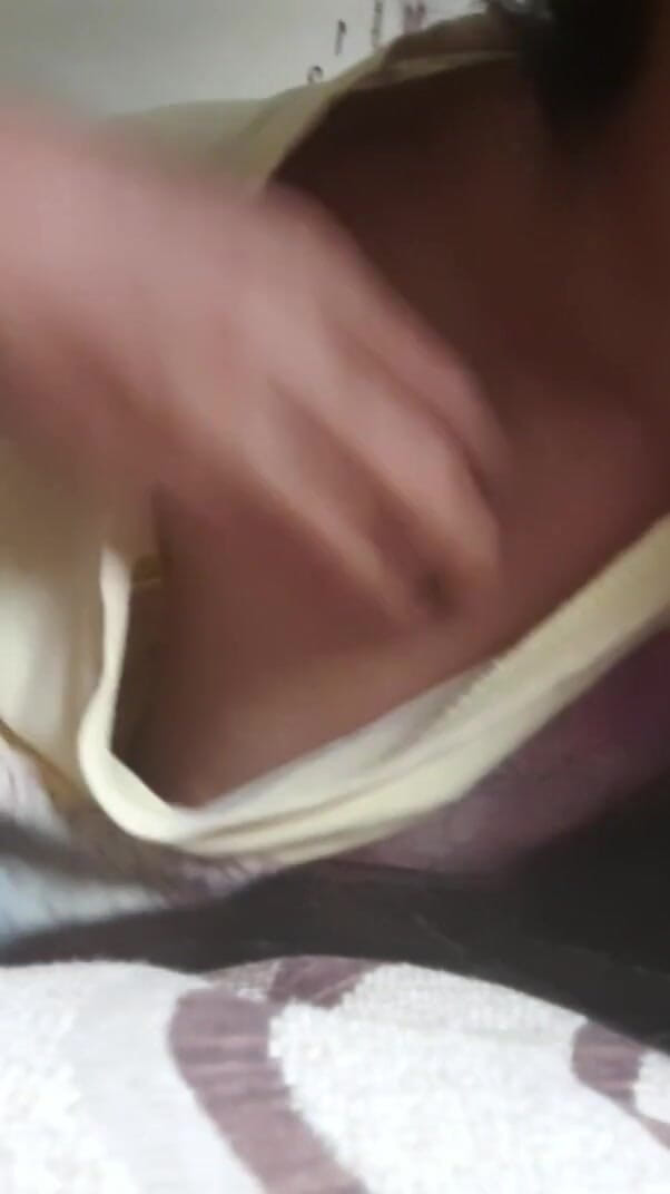 creamberryfairy: 小さい胸は好きですか?