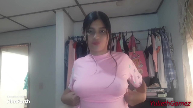 Yulieth Gomez: Tiba-tiba di rumahku, aku ngentot memek sempitku habis-habisan di kamar!
