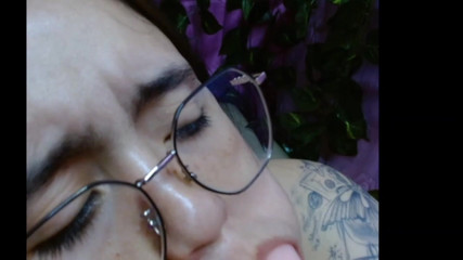 Dalyla: Üvey babasının sikini emiyor