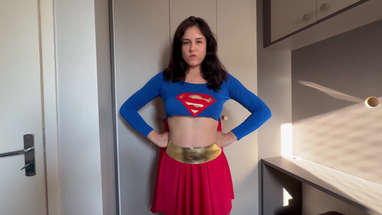Shamelesscouple: Supergirl 1983: la sua prima volta sottomissione a uno strano