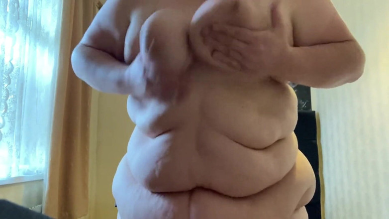 Real homemade BBW BBC porn: Bbwbootyful striptease in sexy outfit shaking my huge booty