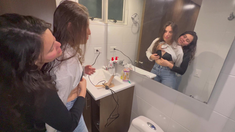 scarlettandc: 我的化妆师邀请我做热辣的事情