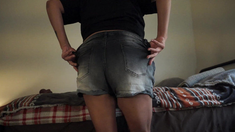 DeesDeepThroat: Mutandine puzzolenti