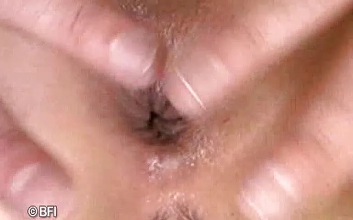 Battle of the asses and pussies: Hot chick fuck hard