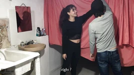 Güzel latin erkek arkadaşının büyük yarağı tarafından birden fazla pozda sikiliyor - İspanyolca porno
