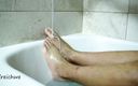 Dreichwe: Des pieds chauds dans une baignoire avec du savon