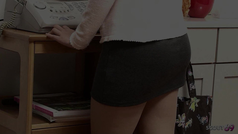 Asian porn collection: Japansk tonåring Satomi ocensurerad knullad i hårig fitta av styvfader...