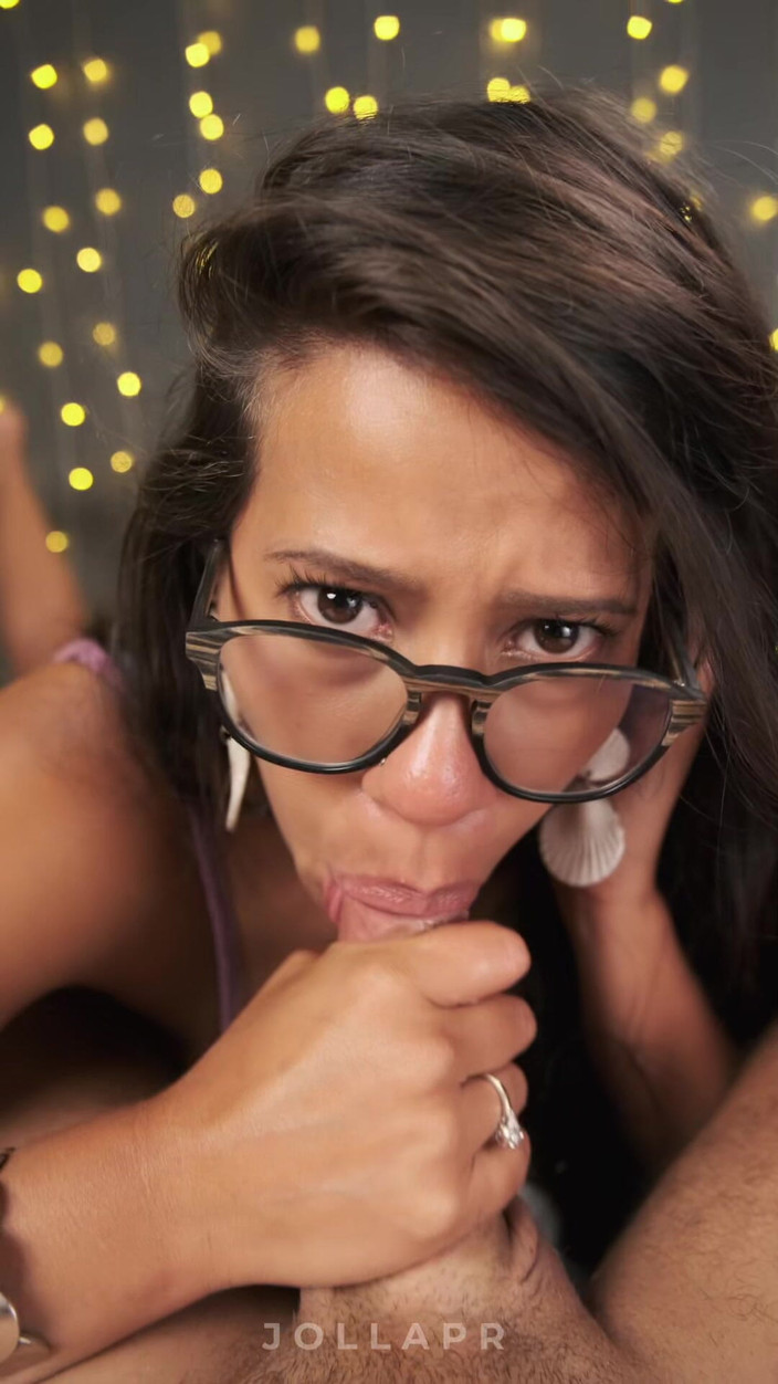 Jolla PR: La sexy moglie latina jolla fa un pompino e cavalca...