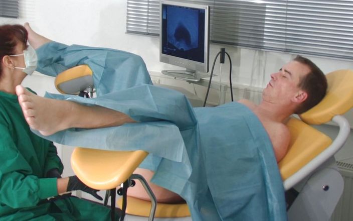 Rubber &amp; Clinic Studio - 1ATOYS: Versaute analuntersuchung mit ultraschall
