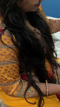 Rashmika finge ser inocente e quer ter sua buceta fodida vídeo completo com áudio hindi