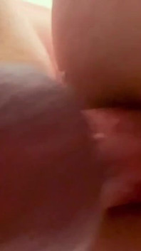 Calda moglie sborra sul grosso cazzo ancora e ancora
