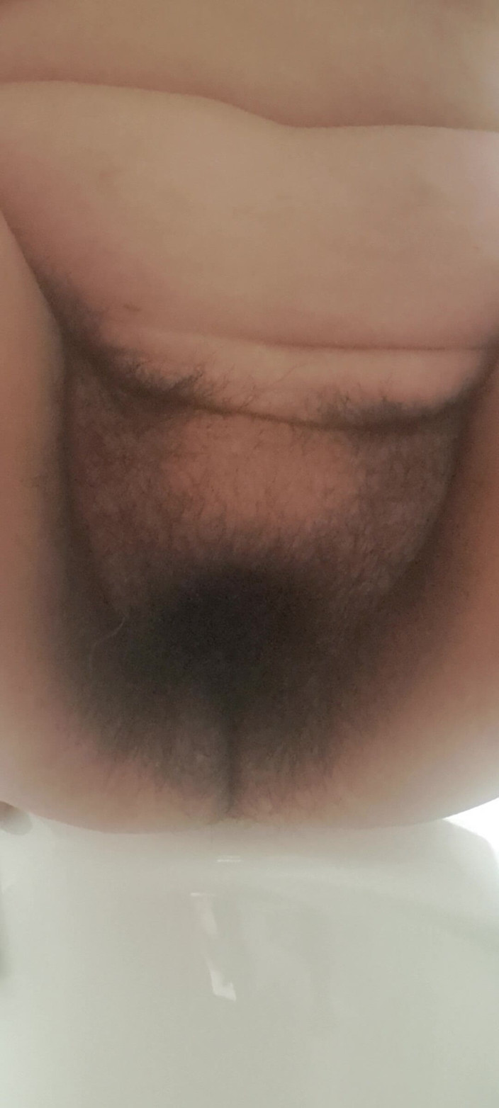 Mommy big hairy pussy: Membersihkan vagina seribu orang dewasa
