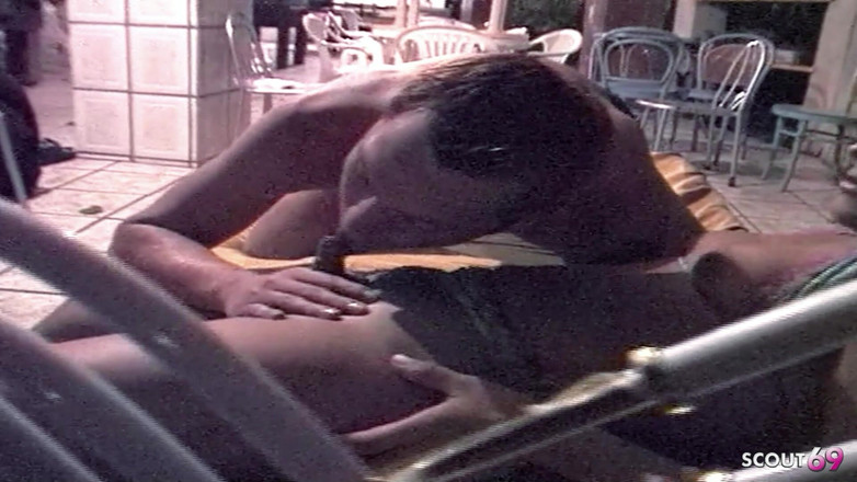 Shemale TS Collection: 拉丁人妖在约会期间用玩具男人的紧致菊花自慰