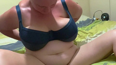 Frequentmasturbation: Sopping Pizdă umedă Withe unsă cu un dop de fund în...