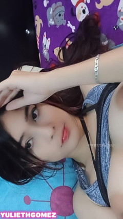 Yulieth Gomez: Yuliethgomez hace una videollamada y muestra sus tetas a un...